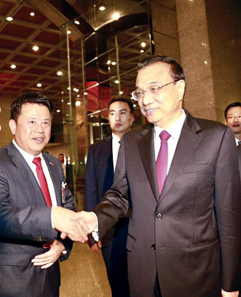 泰国石狮商会热烈欢迎中国国务院总理李克强莅泰访问 泰国石狮商会热烈欢迎中国国务院总理李克强莅泰访问