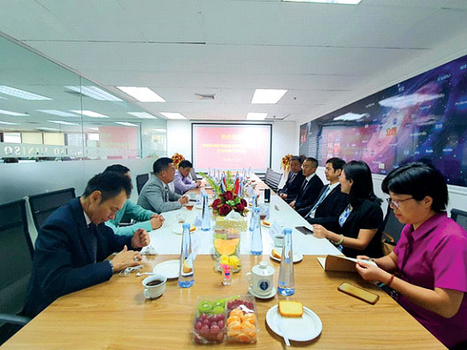 福建省海外联谊会翁雄宇副会长莅临访问
蔡孝兴会长率同仁热烈欢迎
福建省海外联谊会翁雄宇副会长莅临访问
蔡孝兴会长率同仁热烈欢迎